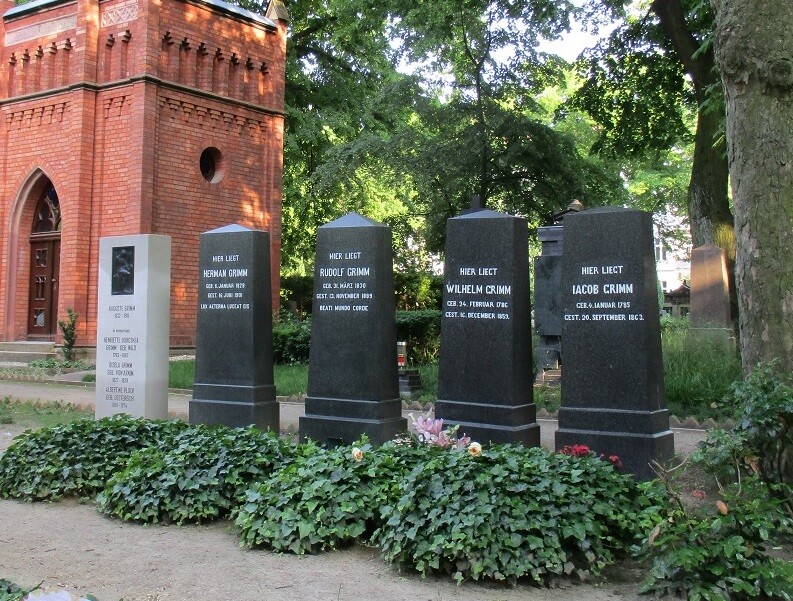 wikipedia Три прялі (Brothers Grimm)